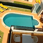 V4 Com Piscina Privada A 400 Metros Da Albufeira