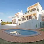 V4 Com Piscina Privada A 400 Metros Da *