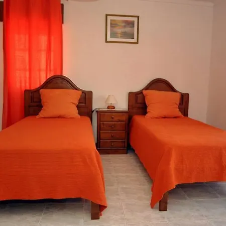 V4 Com Piscina Privada A 400 Metros Da *