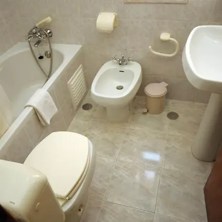 V4 Com Piscina Privada A 400 Metros Da بيت للعطل