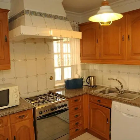Casa vacanze V4 Com Piscina Privada A 400 Metros Da Albufeira