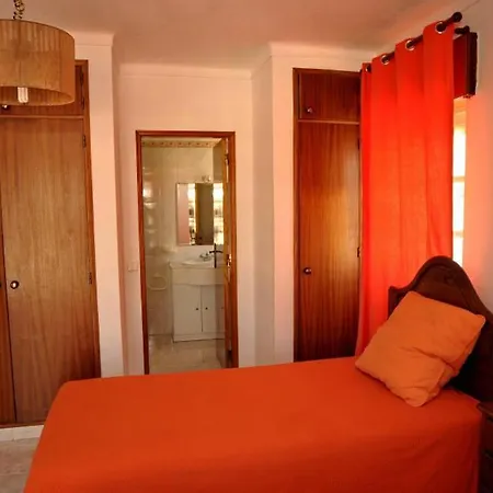 V4 Com Piscina Privada A 400 Metros Da Casa vacanze Albufeira