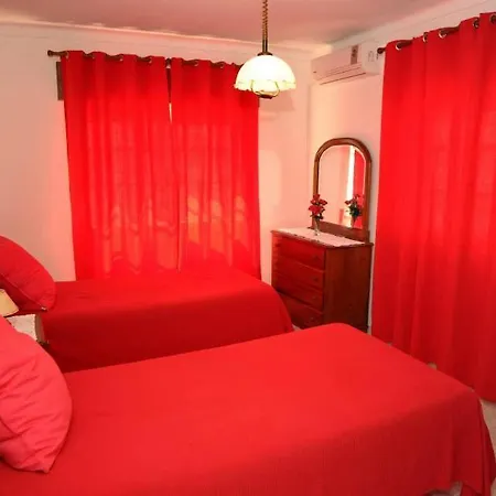 V4 Com Piscina Privada A 400 Metros Da * البوفيرا