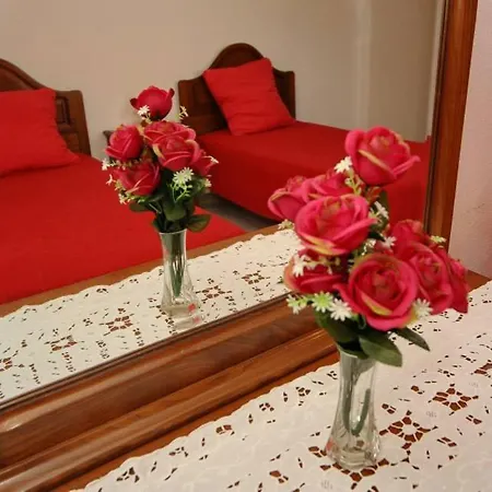 V4 Com Piscina Privada A 400 Metros Da *