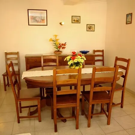 V4 Com Piscina Privada A 400 Metros Da بيت للعطل