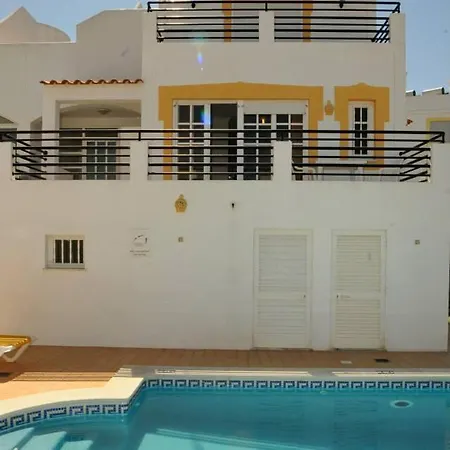 V4 Com Piscina Privada A 400 Metros Da Albufeira