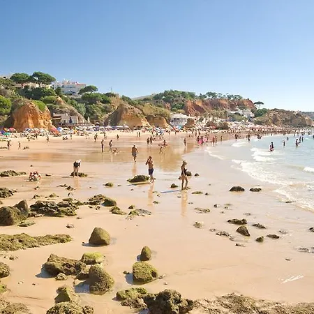 Casa de Férias V4 Com Piscina Privada A 400 Metros Da *