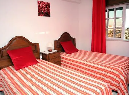 V4 Com Piscina Privada A 400 Metros Da *