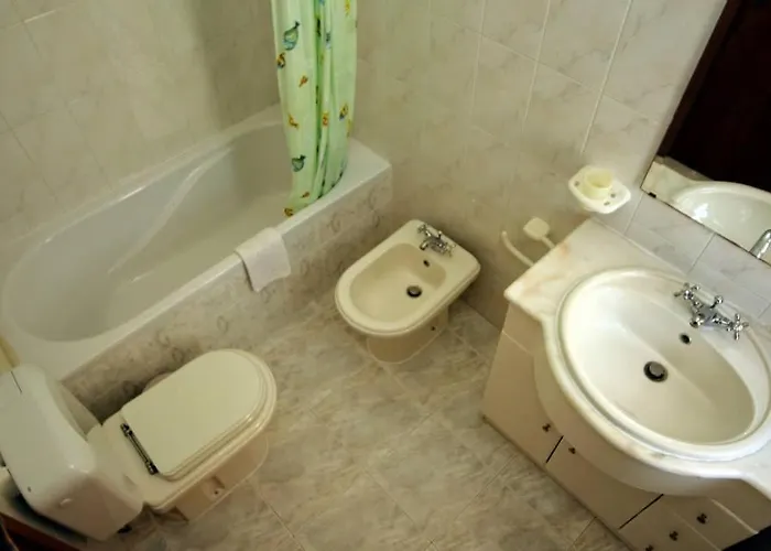 V4 Com Piscina Privada A 400 Metros Da *