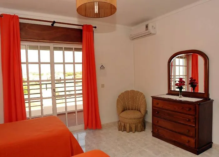 V4 Com Piscina Privada A 400 Metros Da