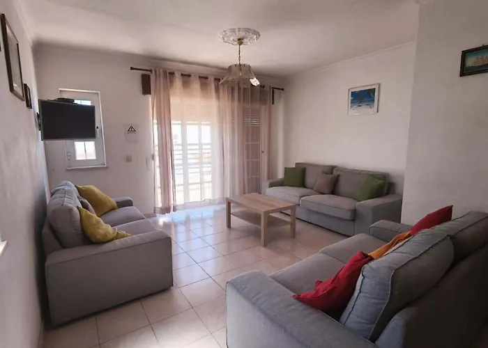 Дом отдыха V4 Com Piscina Privada A 400 Metros Da