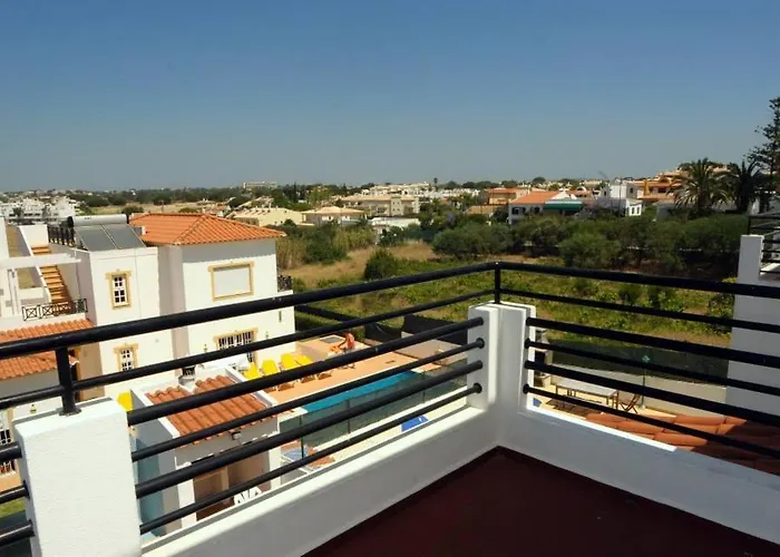 V4 Com Piscina Privada A 400 Metros Da *